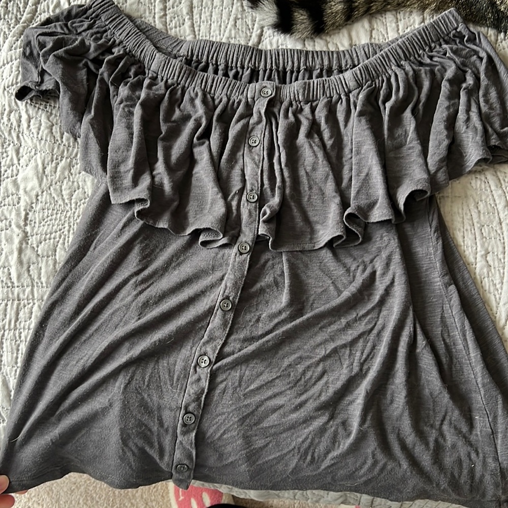 AE soft and sexy off the shoulder tee